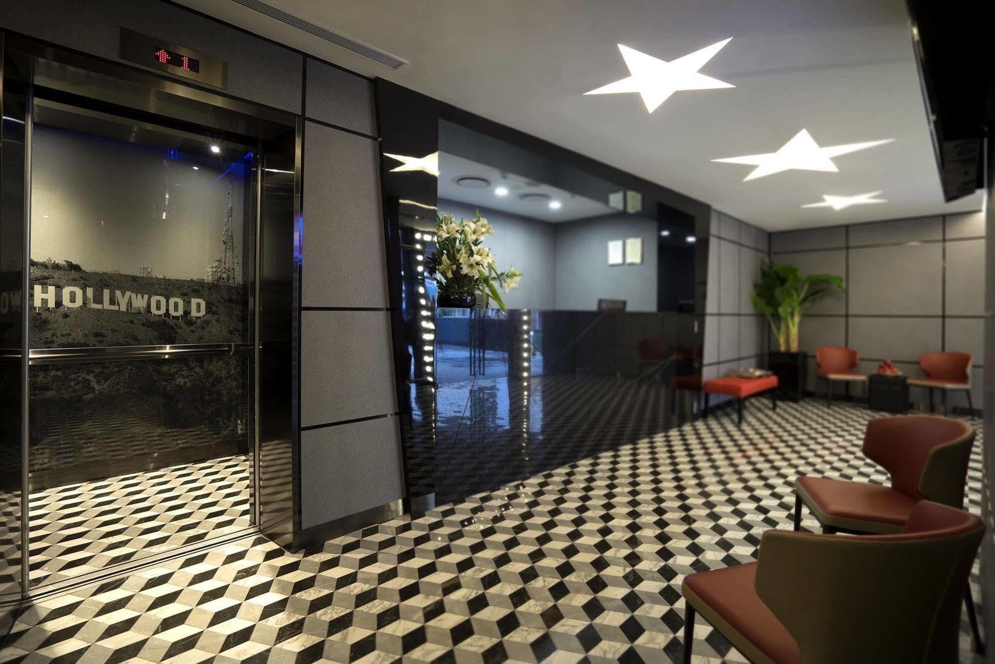 Hotel 81 Premier Hollywood Singapore Exterior photo